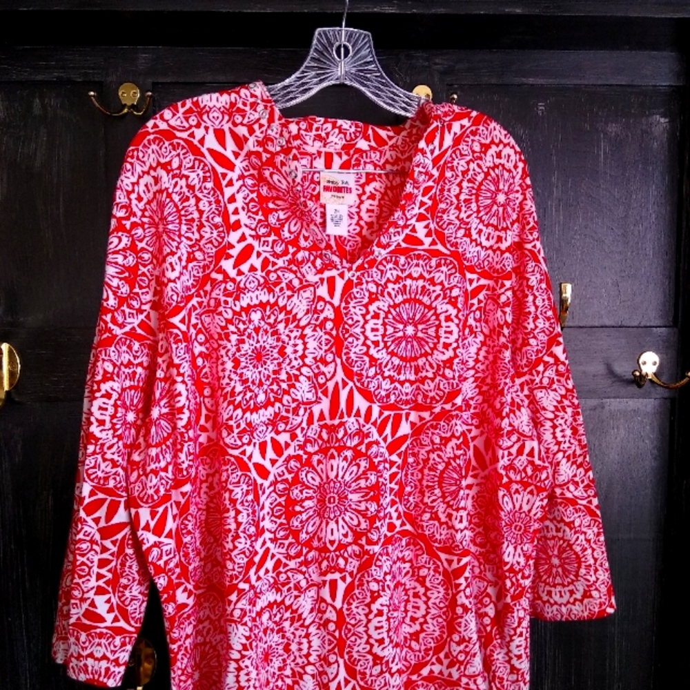 Ruby Rd woman's 2X red patterned blouse